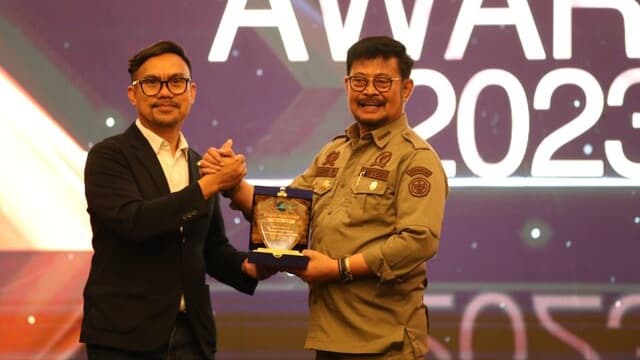 Punya Segudang Prestasi, Mentan SYL Dianugerahi Penghargaan Tokoh Sulsel Berpengaruh Di Indonesia