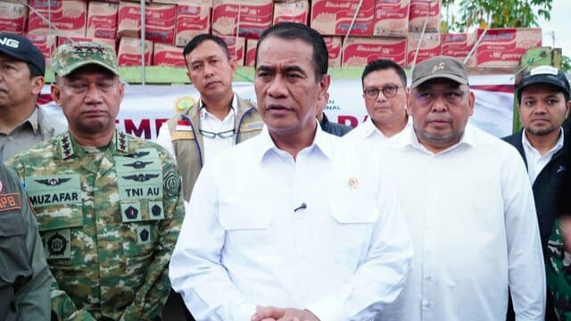 Lepas Truk Bantuan Pangan di NTT, Mentan Amran: Ini Kemanusiaan, Harus Bergerak Cepat