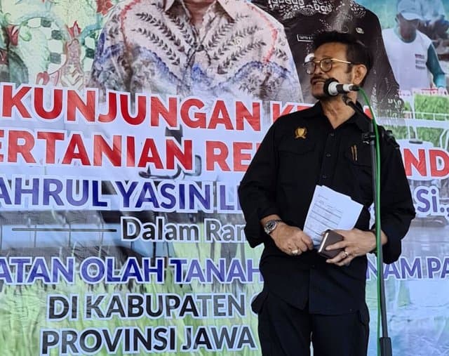 Mentan Panen dan Percepat Tanam Padi di Cilacap