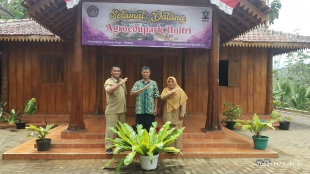 AgroEduPark Universitas Tribhuwana Tunggadewi-Malang Berdayakan Masyarakat Sekitar dengan Alpukat Aligator