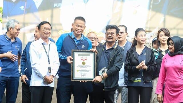 Pecahkan Rekor Dunia, Kementan Gelar Jalan Sehat dan Minum Herbal Peserta Terbanyak