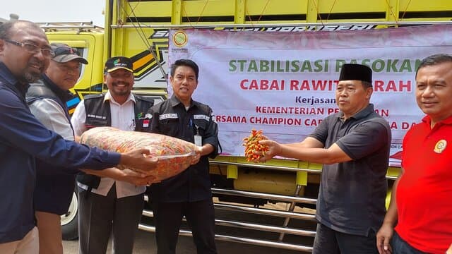 Stabilkan Harga, Kementan Gandeng Petani Champion Pasok Cabai Rawit Merah ke Kramat Jati
