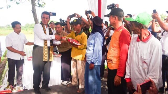 Lakukan Gerakan Tanam Padi di Bantul, Mentan Amran Pastikan Pertanian Indonesia Siap Bersaing dengan Negara Lain