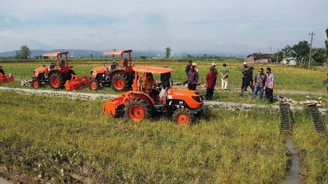 Akselerasi Swasembada Pangan, Kementan Serempak Lakukan Percepatan Tanam di Jateng dan Banten
