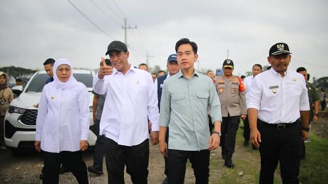 Wapres Gibran dan Mentan Amran Kompak Tanam Padi di Ngawi, Dorong Produksi dan Dukung Kebutuhan Petani