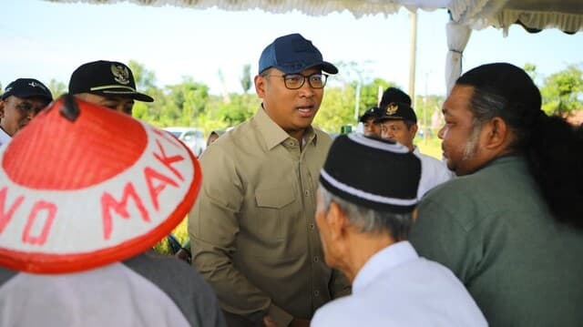 Bawa Combine Harvester Masuk Desa, Wamentan Sudaryono Bikin Petani Ngawi Bisa Panen Kilat