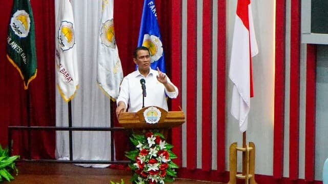 Mentan Amran Kuliah Umum di Unsulbar: Generasi Muda Penentu Masa Depan Pertanian Indonesia