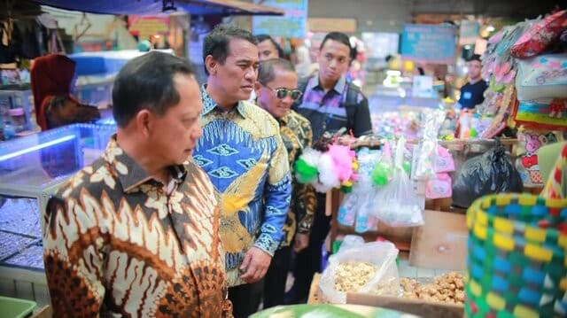 Harga Pangan Stabil, Inflasi Nasional Turun, Mentan Amran Pastikan Stok Aman