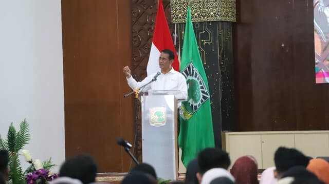 Mentan Amran Bagi Kiat Sukses di Unand: Mahasiswa Harus Mandiri dan Pantang Menyerah