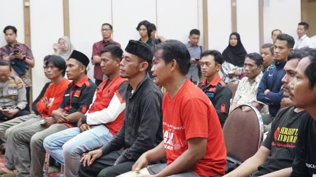 Petani Indramayu Terharu Diterima dan Diberi Solusi Mentan Amran