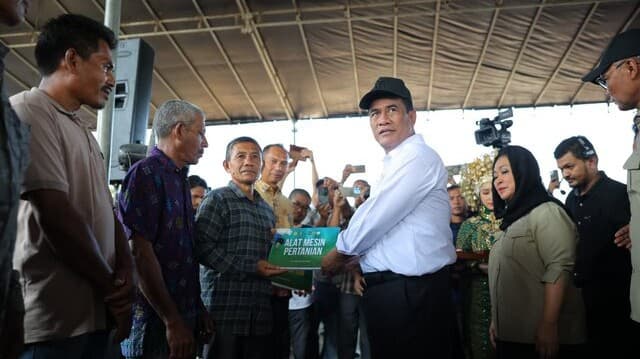 Terdepan Salurkan Bantuan Pangan, Masyarakat Aceh Sampaikan Terima Kasih kepada Mentan Amran