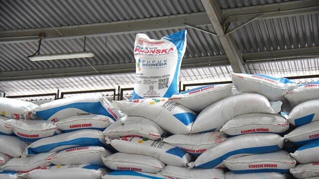 Pupuk Dunia Langka di Tengah Krisis Geopolitik, Presiden Prabowo Justru Turunkan Harga 20% untuk Petani