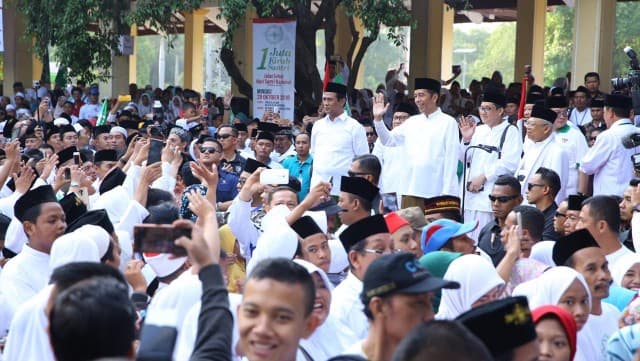 Amran Sulaiman Mentan dampingi Jokowi Lepas Kirab Santri di Alun-alun Sidoarjo