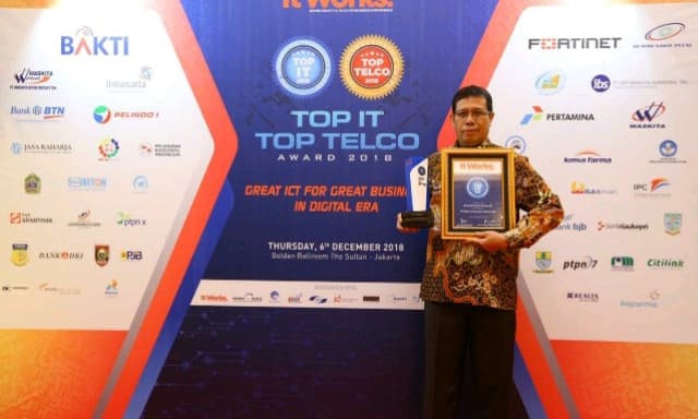Menteri Amran bawa Kementan Raih Tiga Penghargaan di Ajang TOP IT & TELCO 2018