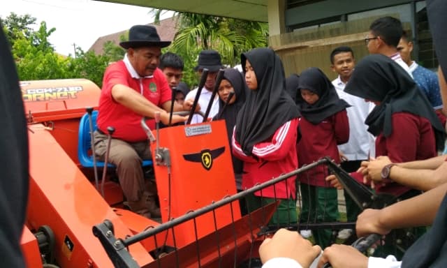 Mahasiswa Polbangtan Yoma Belajar Alat dan Mesin Pertanian Terbaru