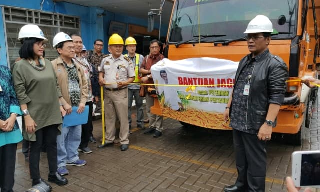 Kementan dan Bulog Distribusikan Jagung Bantu Peternak Ayam Jawa Barat