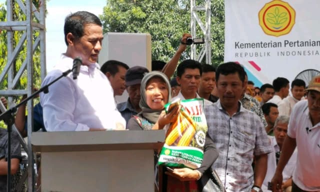 Mentan Salurkan Bantuan di Kabupaten Takalar, Sulawesi Selatan