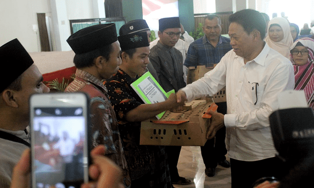 Kementerian Pertanian Memberikan Bantuan Kepada Para Santri Milenial Serta Petani di Cirebon dan Kuningan Jawa Barat