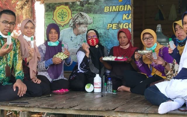 Siasati Situasi Pandemi Covid-19, Petani Florikultura di Banjar Produksi Hand Sanitizer