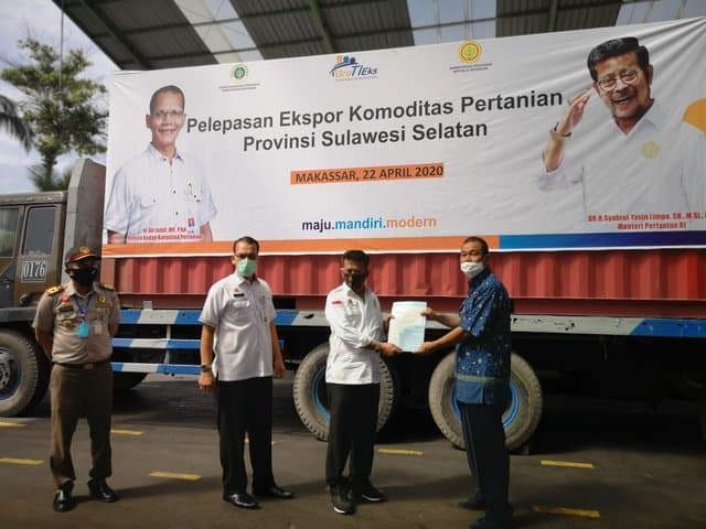 Mentan SYL Lepas Ekspor Mete dari Makassar, Serukan Aktivitas Pertanian Tidak Boleh Berhenti