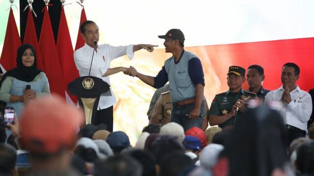 Di Banyumas, Ribuan Petani Sambut Kehadiran Presiden Jokowi dan Mentan Amran