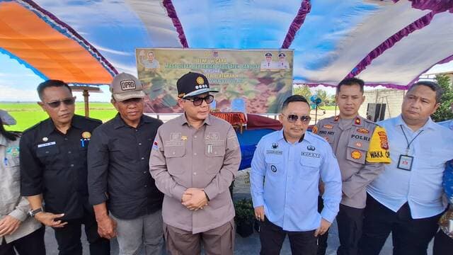 Wamentan Ajak Petani Banggai Kejar Masa Tanam
