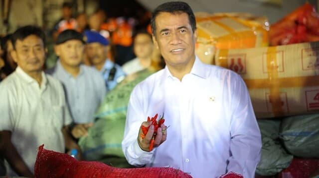 Mentan Amran Beli Cabai Petani Aceh, Diterbangkan Hercules ke Jakarta