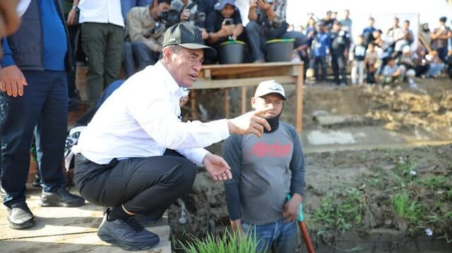 Mentan Amran: Padat Karya Kunci Pemulihan Pertanian Pascabencana, Petani Dilibatkan Langsung
