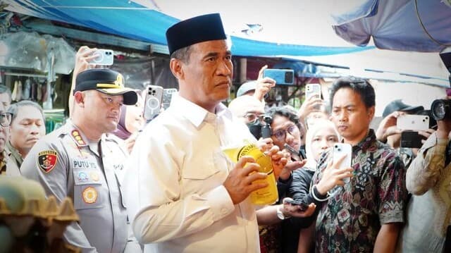 MinyaKita Bermasalah Tahun Lalu Ditemukan, Mentan Amran Minta Satgas Pangan Usut Tuntas Residu di Pasar